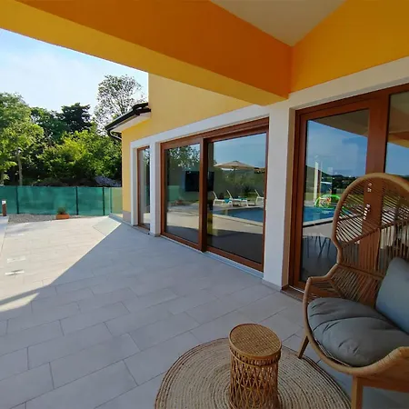 Gorgeous Home In Labin With Wifi *